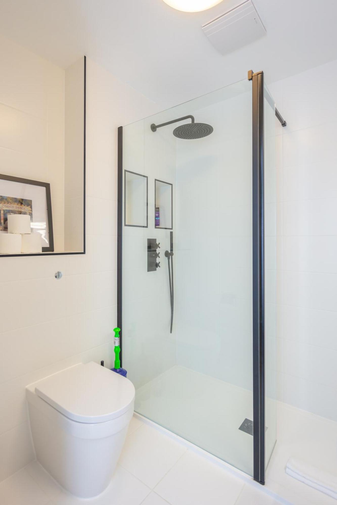 Stylish 1 Bedroom Apartment In Holborn In A Great Location London Kültér fotó